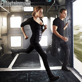 Illustration for article titled New images from Divergent show off the future ruins of Chicago